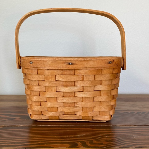 Longaberger Single Handle Basket- factory sample - Picture 1 of 7